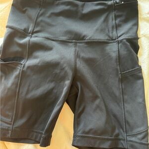 Lululemon high rise shorts with pockets
